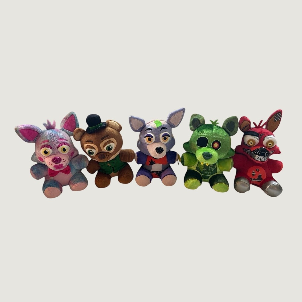 Funko Five Nights at Freddys Plush Set Tie Dye Foxy Shamrock Freddy Roxy 7in 5pc
